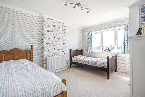 11 Fairfield Way, Epsom, KT19 0EF