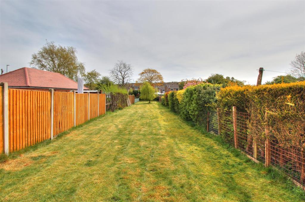 Loughborough Road, Thringstone, Coalville 2 bed terraced house £165,000