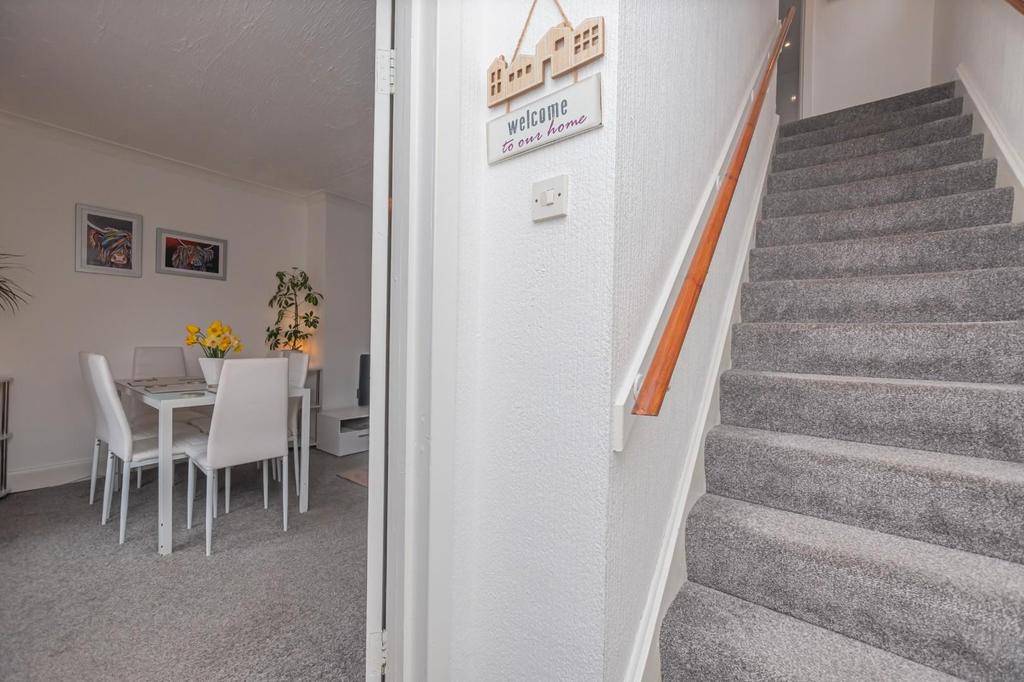 Rose Street, Alloa 2 bed end of terrace house £89,995