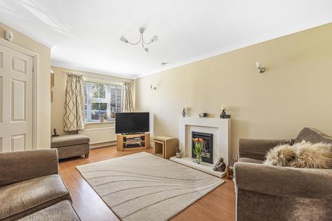18 Fairborne Way, Guildford, GU2 9GB