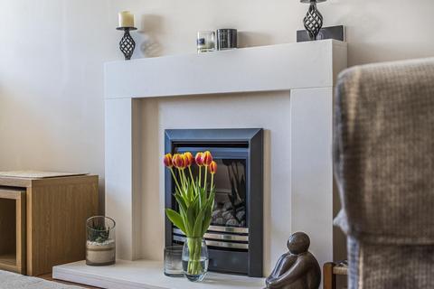 18 Fairborne Way, Guildford, GU2 9GB