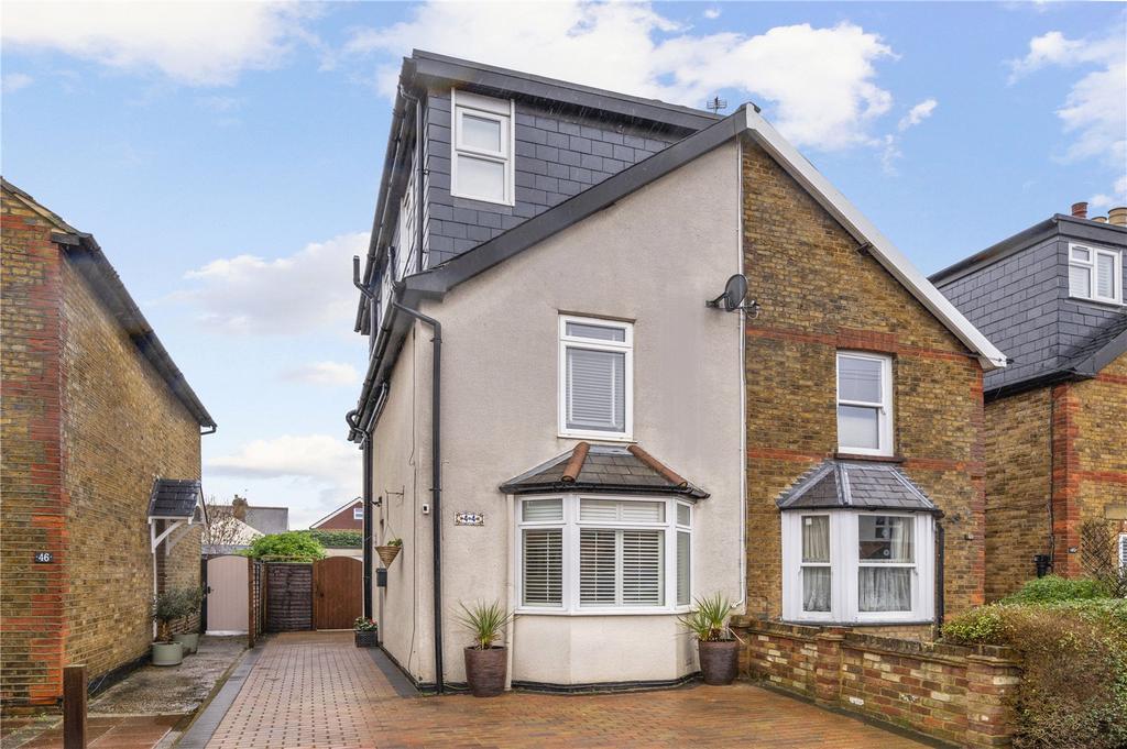 Sunbury Lane, WALTONONTHAMES, Surrey, KT12 4 bed semidetached house for sale £650,000