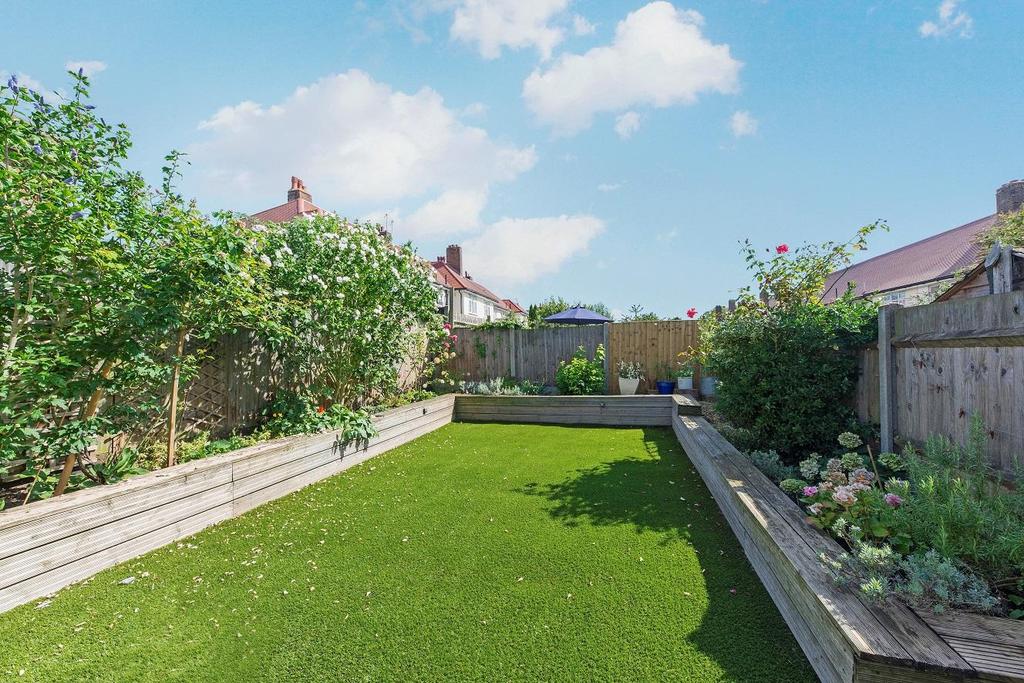 Godley Road, Earlsfield 3 bed £625,000
