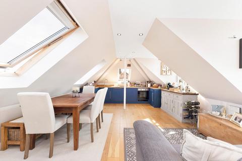 62 Godley Road, London, SW18 3HD