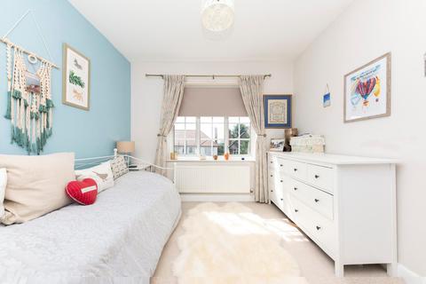 62 Godley Road, London, SW18 3HD