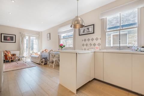 3c Delia Street, London, SW18 2BT