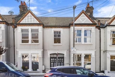 3c Delia Street, London, SW18 2BT