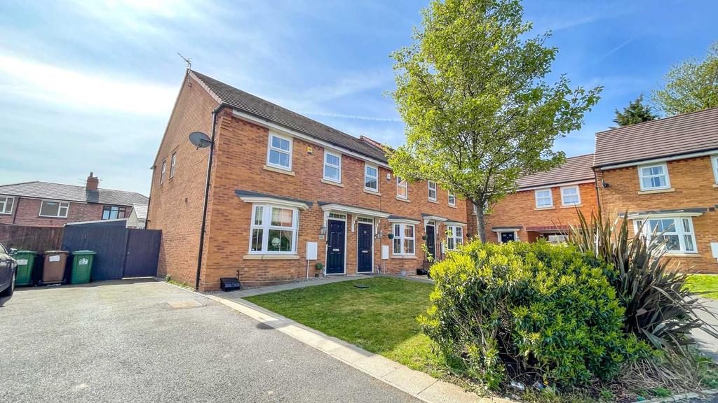 Cedar Gardens, Newton Le Willows 3 bed townhouse £225,000