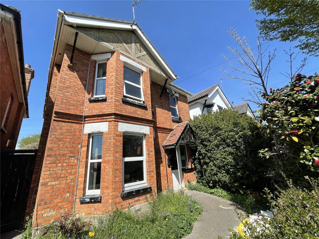 Edgehill Road, Bournemouth, BH9 5 bed detached house £2,100 pcm (£485 pw)