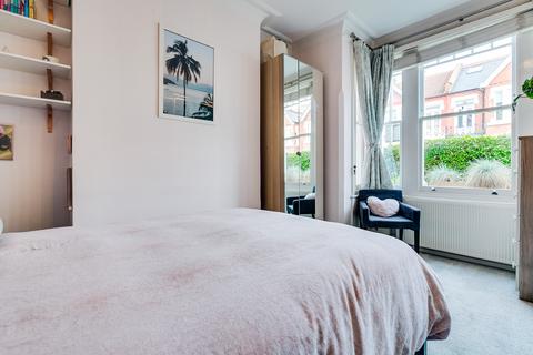 30 Stapleton Road, London, SW17 8AU
