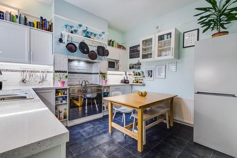 30 Stapleton Road, London, SW17 8AU