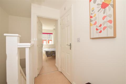 52 Violet Way, Kingsnorth, Ashford, TN23 3GH