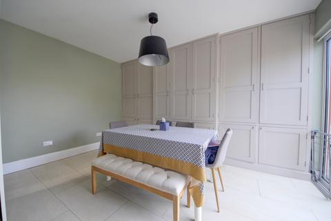 11 Coombe Corner, London, N21 3PE