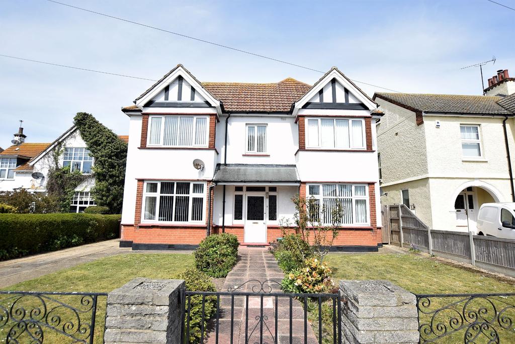 ClactononSea 4 bed detached house £470,000