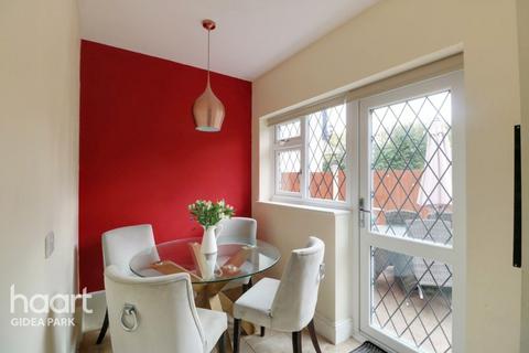 29 Repton Drive, Romford, RM2 5LP