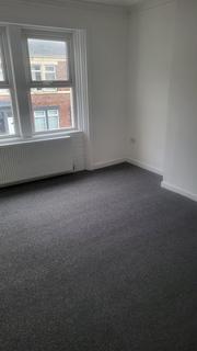 2 bedroom flat to rent, Northbourne Street, Gateshead NE8