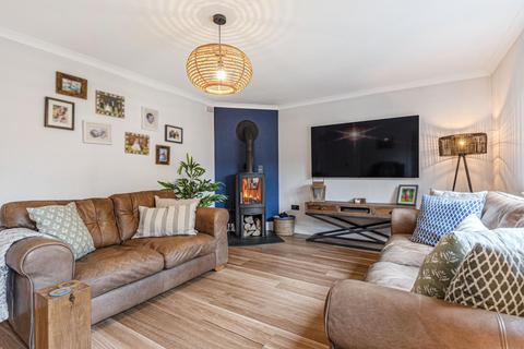 6 Floreys Close, Hailey, Witney, OX29 9UG