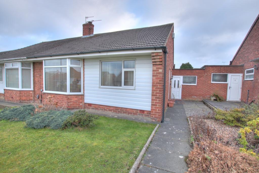 Angram Walk, Chapel House, Newcastle... 2 bed bungalow £675 pcm (£156 pw)