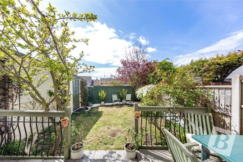7 Rustic Close, Upminster, RM14 1JP
