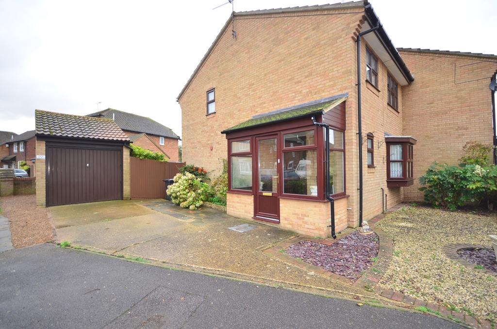 Barrington Crescent Birchington CT7 3 bed semidetached house £1,200