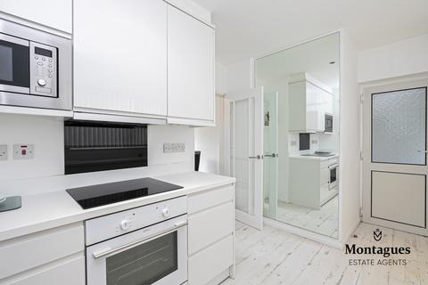 10 Centre Avenue, Epping, CM16 4JU