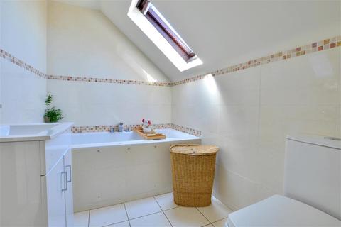 69 Copperfields, Lydd, Romney Marsh, TN29 9UU