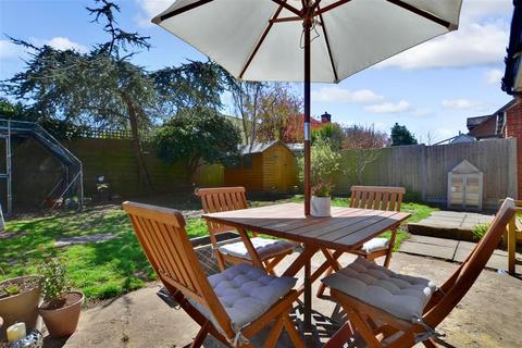 69 Copperfields, Lydd, Romney Marsh, TN29 9UU