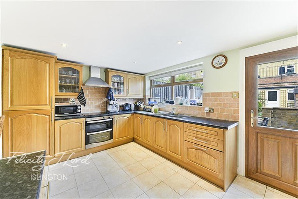 Mayton Street, Islington, N7 4 bed terraced house £3,402 pcm (£785 pw)