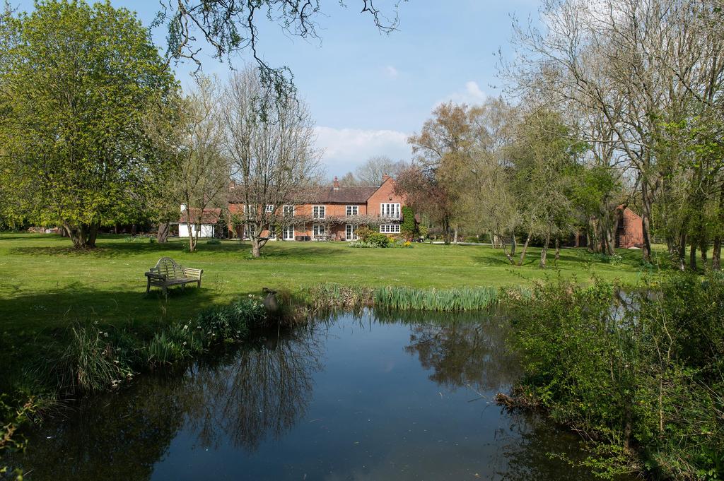 North Piddle, Grafton Flyford... 4 bed detached house - £1,150,000