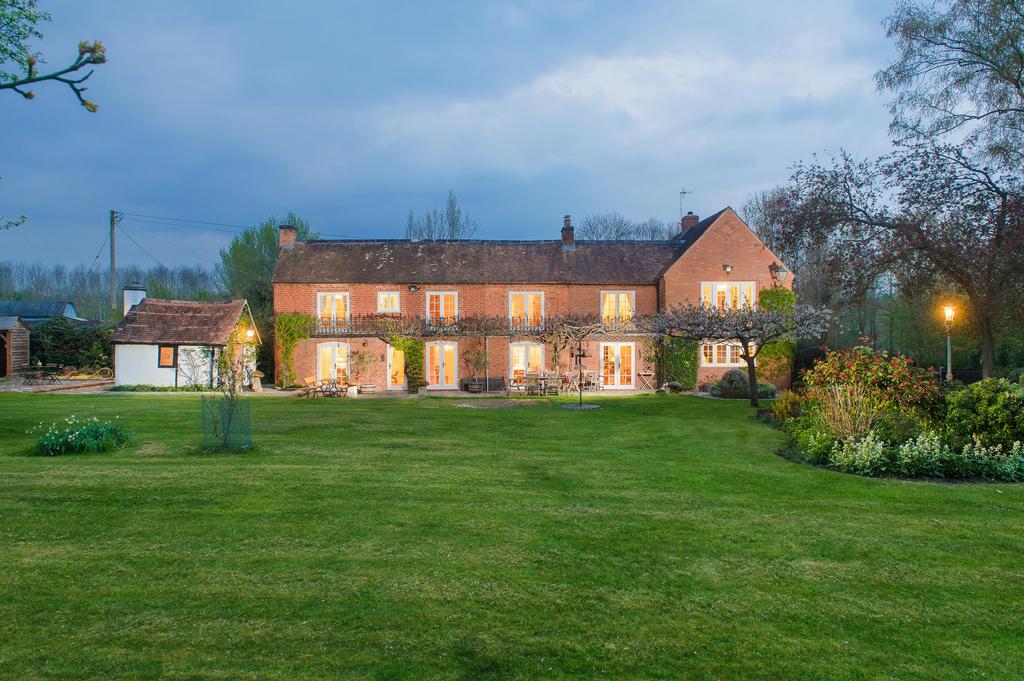 North Piddle, Grafton Flyford... 4 bed detached house - £1,150,000