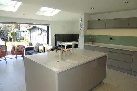 37 Meadway, Ashford, TW15 2TJ