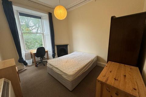 3 bedroom flat to rent, Marchmont Crescent, Marchmont, Edinburgh, EH9