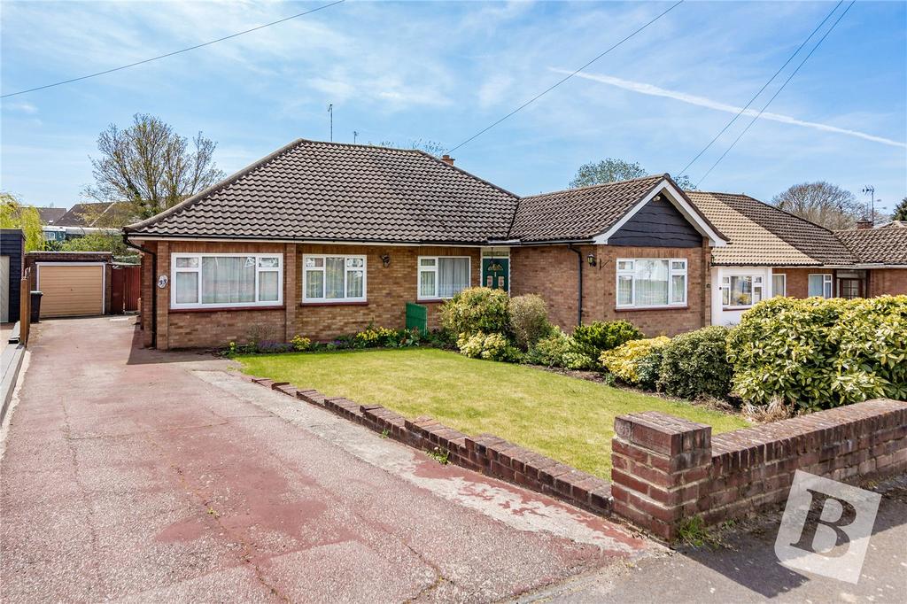 Bowes Drive, Ongar, CM5 2 bed bungalow £375,000