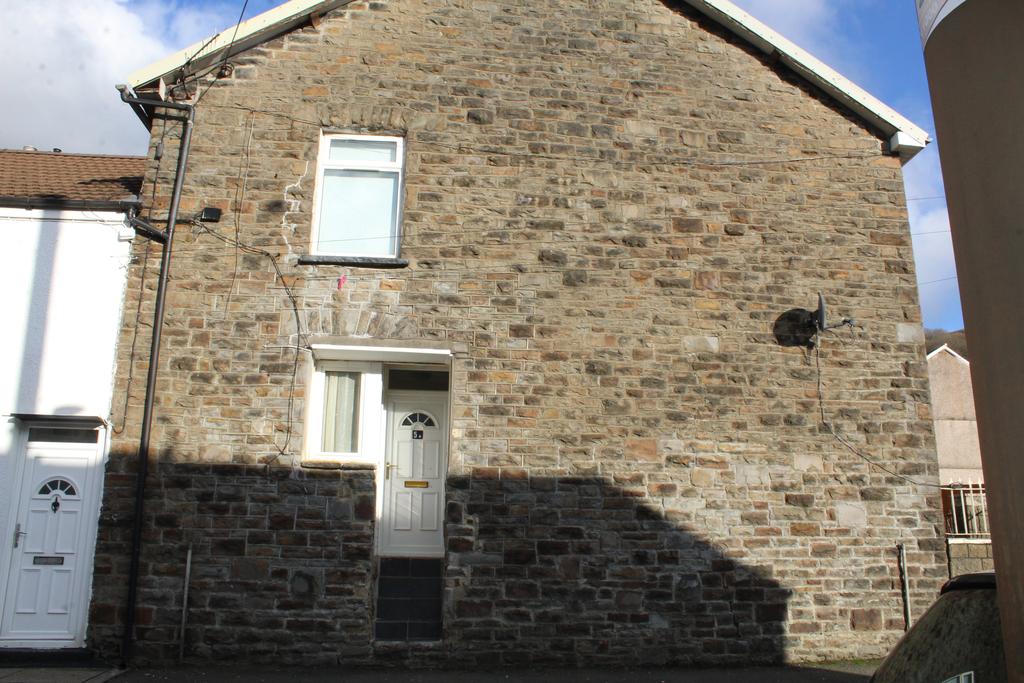 Tyntyla Terrace, Pentre CF41 3 bed terraced house £75,000