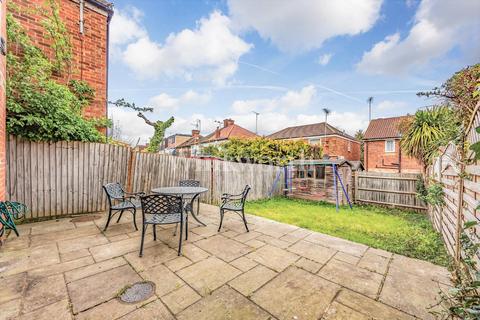 15b, Broomfield Cottages Broomfield Road, London, N13 4NN