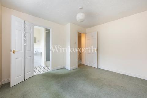 15b, Broomfield Cottages Broomfield Road, London, N13 4NN