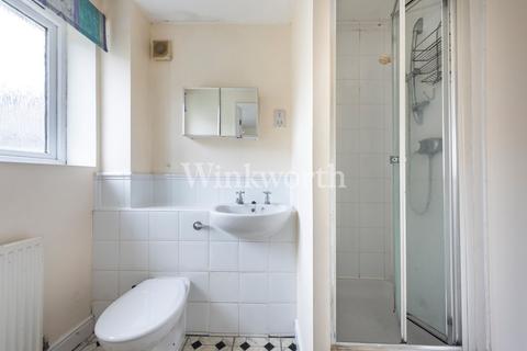 15b, Broomfield Cottages Broomfield Road, London, N13 4NN