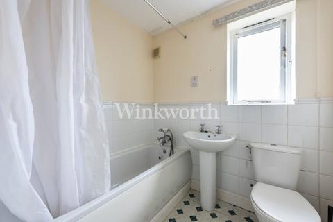 15b, Broomfield Cottages Broomfield Road, London, N13 4NN