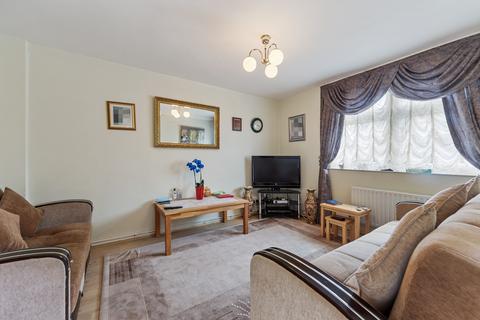 2 bedroom maisonette for sale, George Vale House  E2