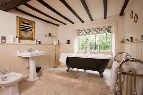 Wolds End House Back Ends, Chipping Campden, GL55 6AB