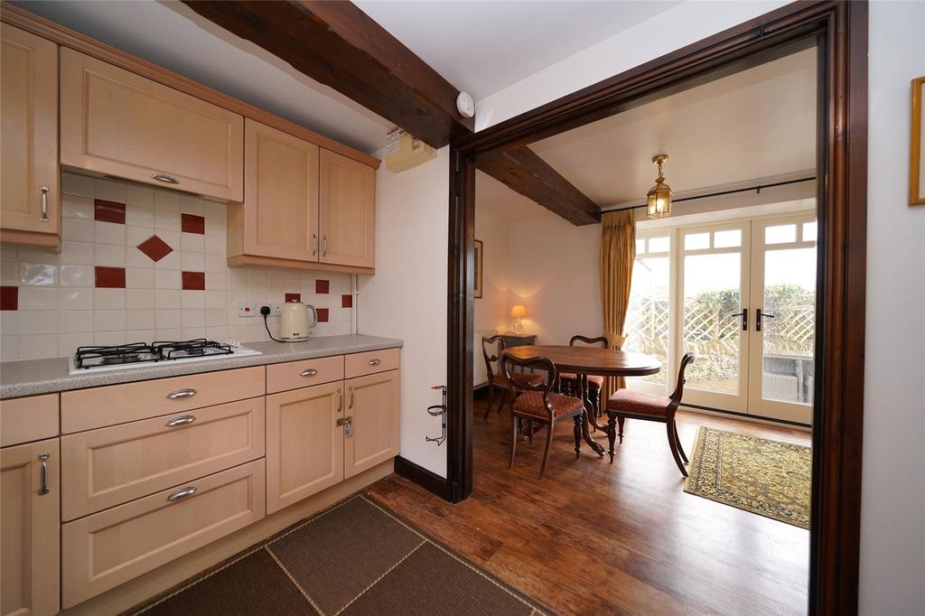 Kitchen/Dining Area