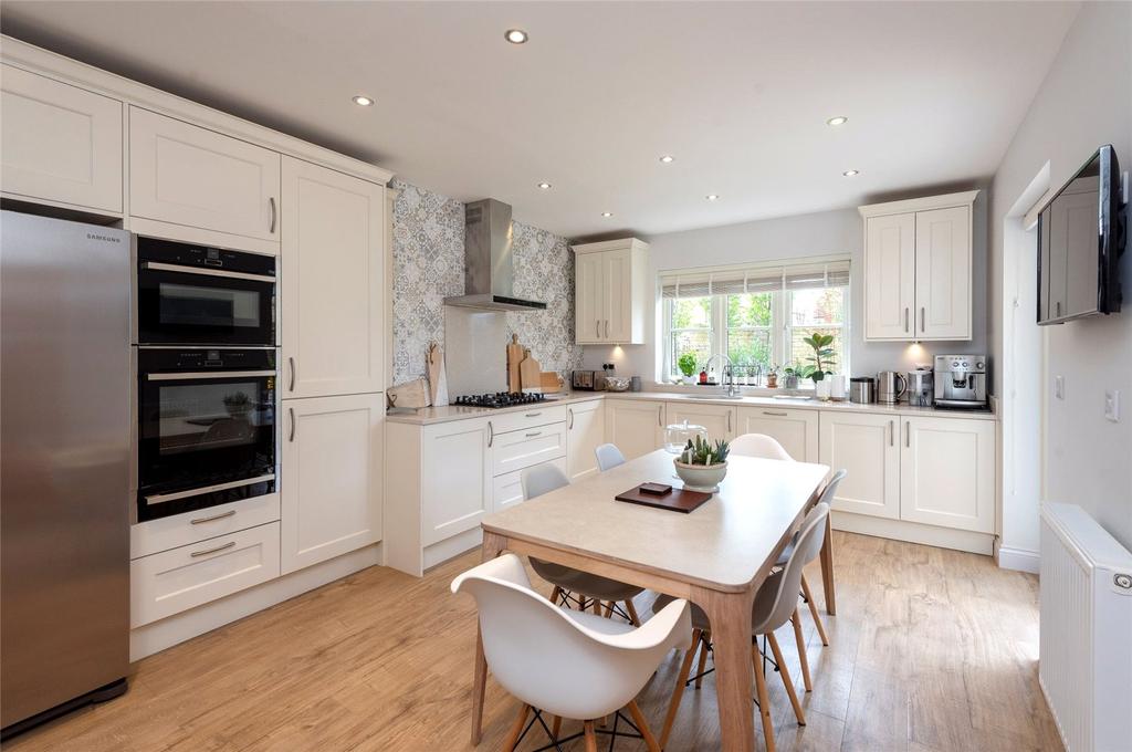 Kitchen/Breakfast