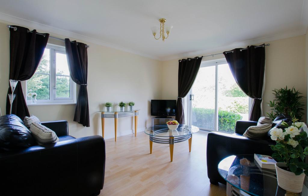 Ground floor apartment - Fully furnished - Two la