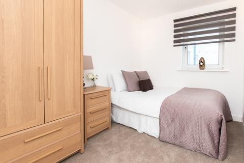 2 bedroom flat to rent, Trafalgar Gardens, Three Bridges, Crawley