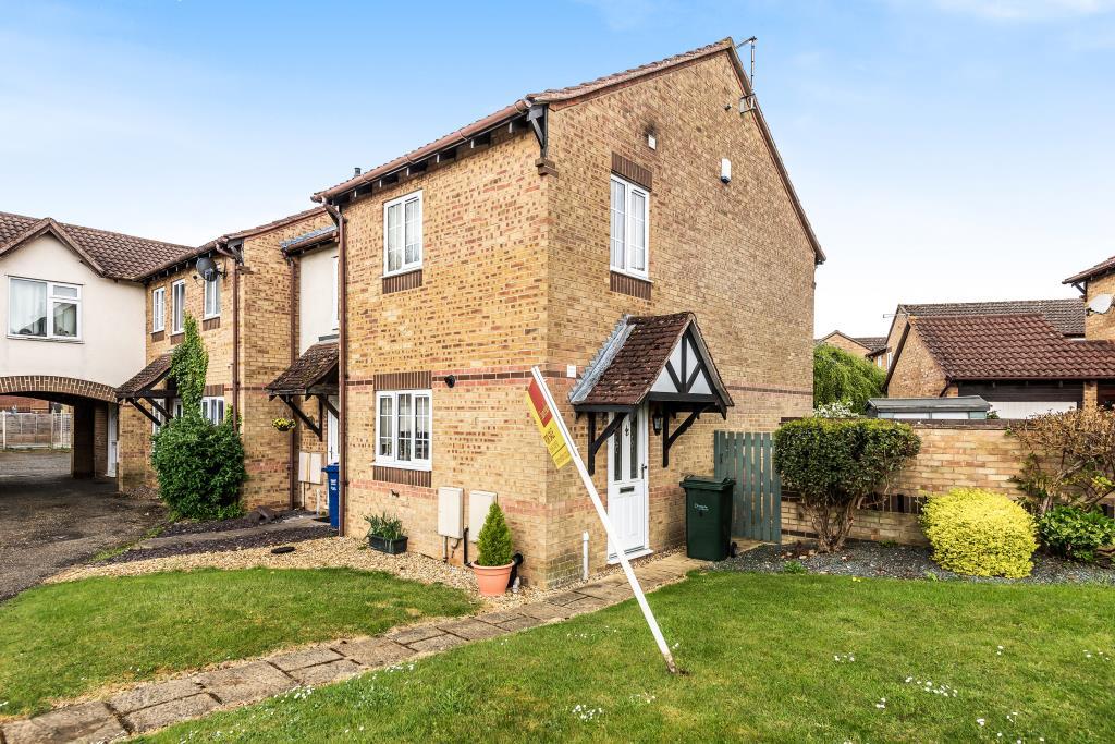 Southwold, Bicester, Oxfordshire, OX26 2 bed end of terrace house £