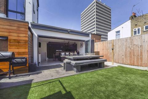 1 Howard Road, New Malden, KT3 4DW