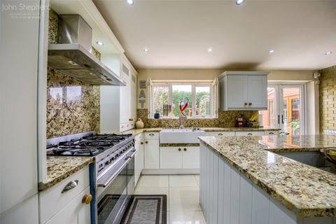2 Hawthorn Drive, Hollywood, Birmingham, B47 5QT