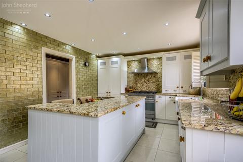 2 Hawthorn Drive, Hollywood, Birmingham, B47 5QT