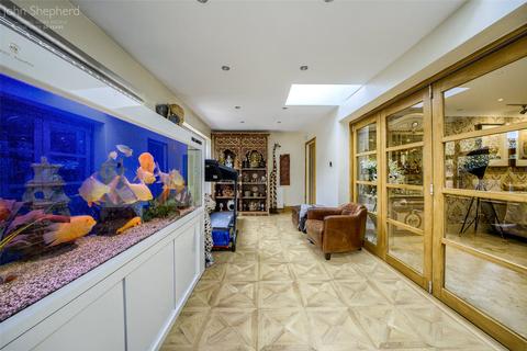 2 Hawthorn Drive, Hollywood, Birmingham, B47 5QT