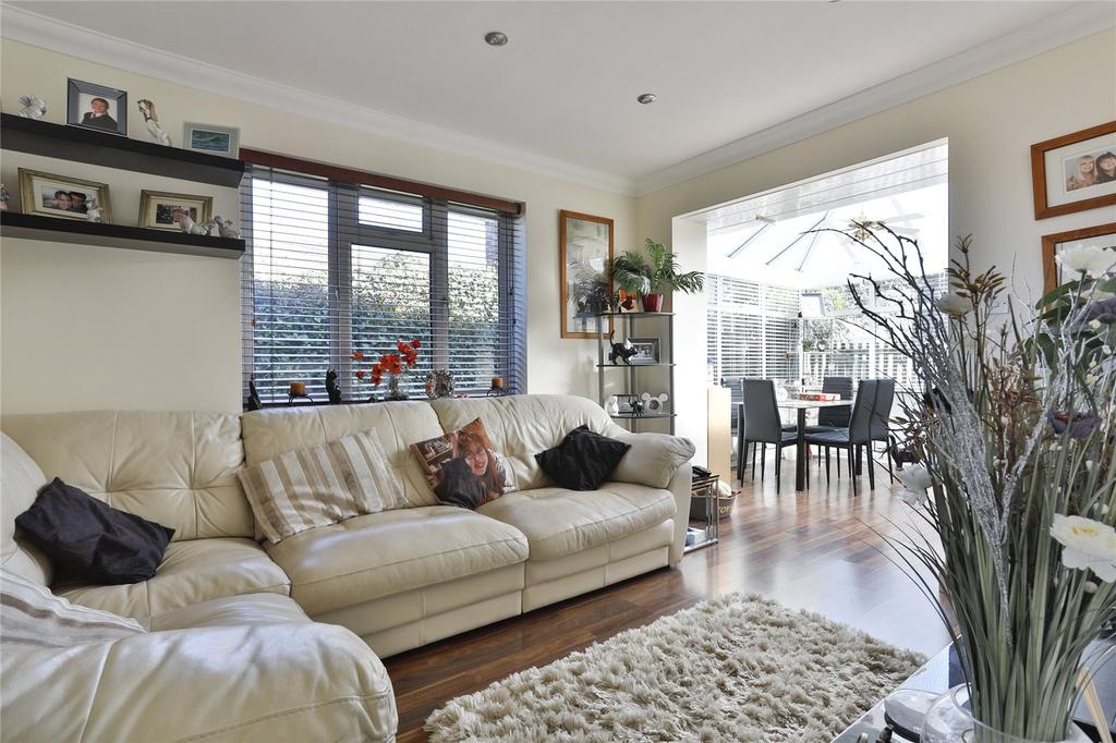 Dean Gardens, Portslade, East Sussex, BN41 2 bed bungalow £385,000